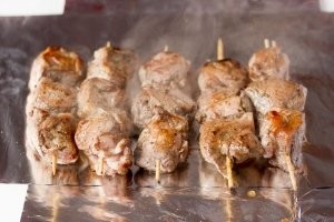 Шишчета от свинско месо в рецептите на фурна стъпка със снимки, видео