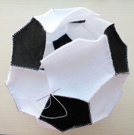 Зашийте футболна топка, изработени от филц - Справедливи Masters - ръчна изработка, ръчно изработени