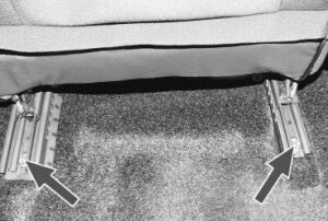 Сваляне и поставяне на предната седалка, ВАЗ-2115i-14i-13и