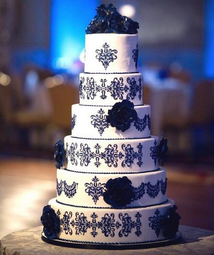 Сватба в бяло и синьо цвят декорация празнични идеи рокли и орнаменти със снимки