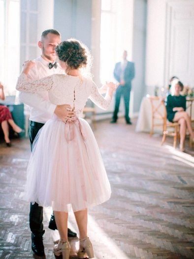 Сватбени традиции младоженци първи танц