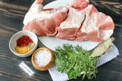 Свинска плешка на фурна - стъпка по стъпка рецепта за това как да се готви със снимки