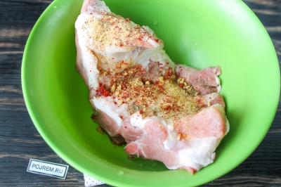 Свинска плешка на фурна - стъпка по стъпка рецепта за това как да се готви със снимки