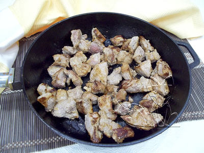 Печени картофи с месо - богато ястие във фурната