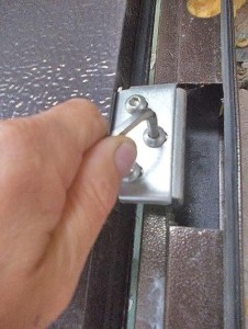 Монтаж на входни метални врати с ръцете си - инструкция видео