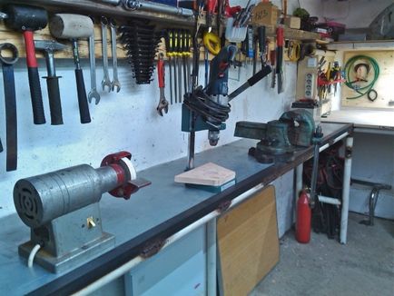 Workbench за снимка гараж, рисунки, видове (метал, дърво), като на масата с ръце