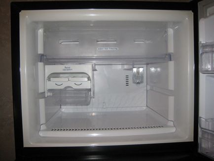 Хладилник не замръзва причина, поради която спря и светлините на крушка нагоре, Samsung работи със суха