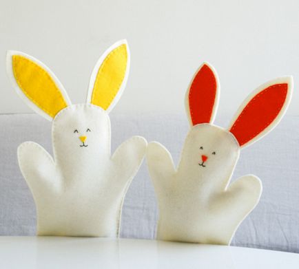 Зайчета с ръцете си