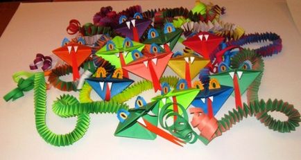 Змия оригами майстори на страната