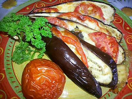 Патладжан печен в пещ със сирене и домати