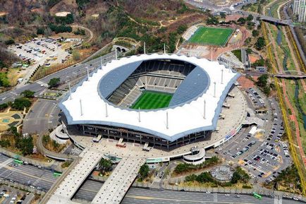 Когато път и свирка (Киев оженва Arena) Къде път и свирка