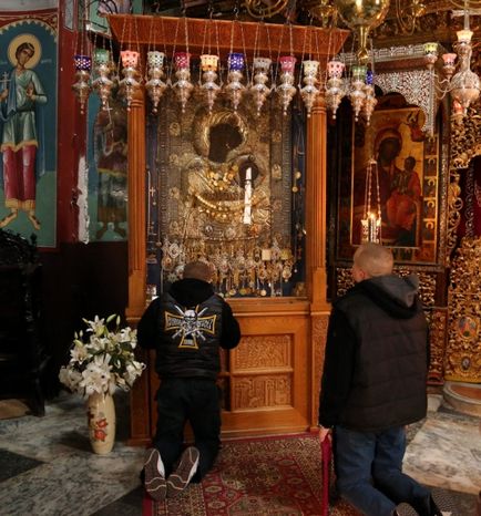 Айвър икона на Божията майка от това, което ви помага - православни икони и молитва