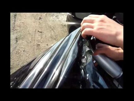 Как бързо да се премахне старата кола с затъмнените стъкла