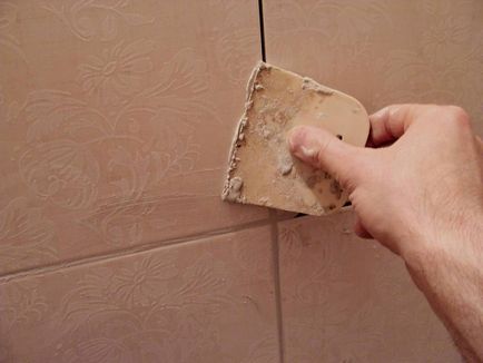 Как се лепят плочки на стената