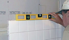 Как се лепят плочките в банята правилно майсторски клас (със снимки)