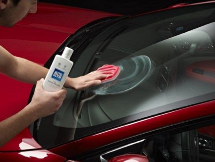 Как да се полира предното стъкло на автомобил за отстраняване на драскотини и лесна афера