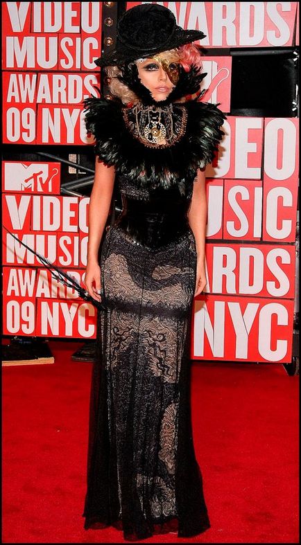 Лейди Гага - биография, снимка и рокля на певицата