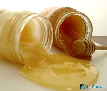 Маски за ползване на лицето мед, рецепти и готвене