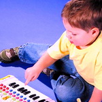 Обучение на свирене на синтезатор
