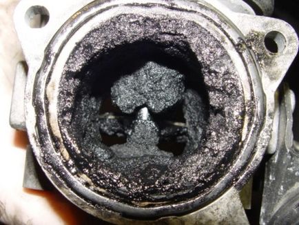 Изключване и отстраняване EGR клапан (USR) в долната Tagil магазин нов chubelo (рециркулация на отработилите газове) Изключване и отстраняване EGR клапан (USR) в долната Tagil магазин нов chubelo