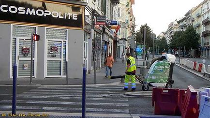 Защо чисти улиците на градове в Европа