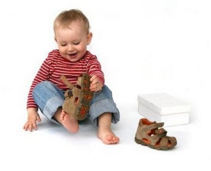 номера на обувките на детето от месец в сантиметри на маса