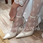 Сватбени обувки с високи токчета - и изборът на снимката на булката