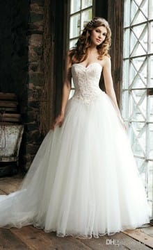 Сватбена рокля с перли и фото идеи стилове