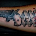 Значение татуировка пистолет - смисъла, история, снимки