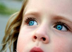 Как мога да разбера цвета на очите на детето