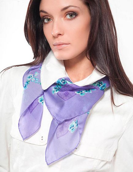 Как хубаво да се връзвам шал около врата му Как хубаво да се връзвам шал около врата му