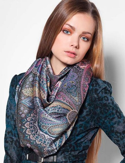 Как хубаво да се връзвам шал около врата му Как хубаво да се връзвам шал около врата му