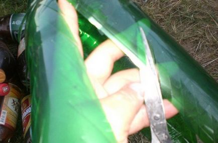 Как да си направим дланта на една пластмасова бутилка