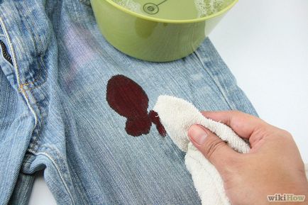 Как да се измие дънки с кръв