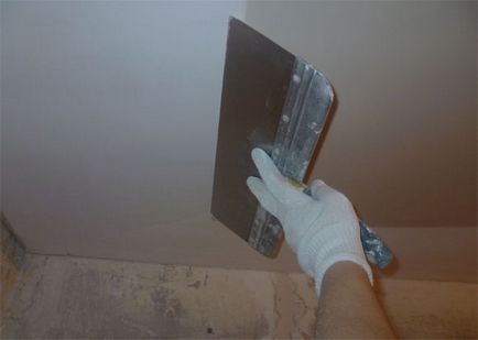 Как да поправите таван