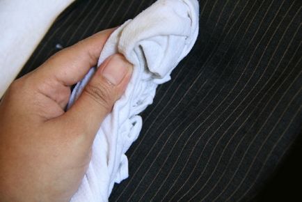 Как да премахнете блясък с панталон