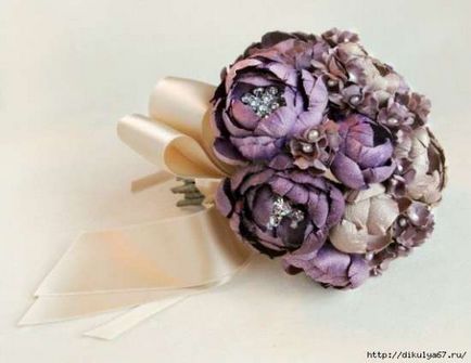 Сватбен букет от рози за булка