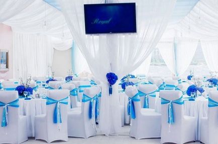 Синя сватба украса, стил на облекло, аксесоари