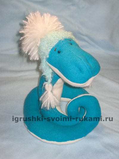 Toy змия с ръцете си модел семинар, играчки със собствените си ръце (образец) Toy змия с ръцете си модел семинар, играчки със собствените си ръце