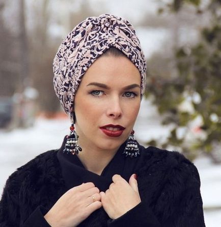 Как хубаво да се връзвам шал на главата (69 снимки) как да се обвържат с шал на главата си през есента и (главата) Как хубаво да се връзвам шал на главата (69 снимки) как да се връзвам шал на главата си през есента и