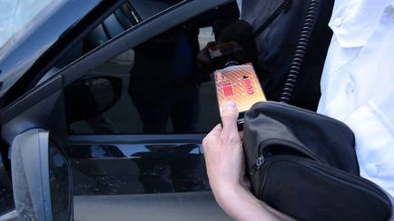 Както може да се оцветява автомобил по силата на закона, за да се разберат тънкостите (тонирани предното стъкло) Както може да се оцветява автомобил по силата на закона, за да се разберат тънкостите