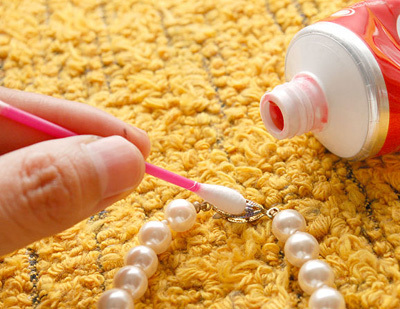 Как да се почисти перла в дома, подходящи продукти за грижа с тях (колиета, пръстени и т.н.)