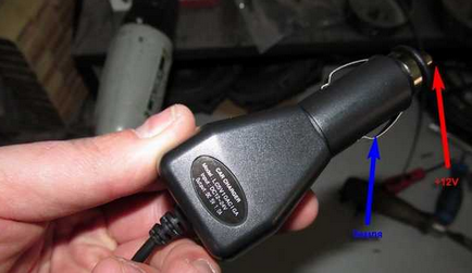 Как да се свържете вашия видео рекордер в колата без запалка