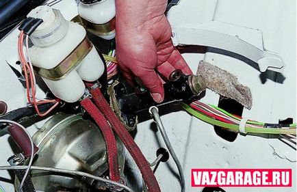 Как да се замени съединител цилиндър роб ВАЗ-2106