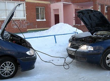 За да заредите батерията, без зарядно устройство или за стартиране на колата, когато батерията (акумулатор) седна За да заредите батерията, без зарядно устройство или за стартиране на колата, когато батерията седна