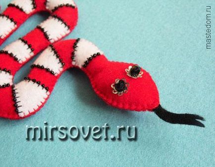 Коледна играчка змия с ръцете си майсторски клас - домашна работа
