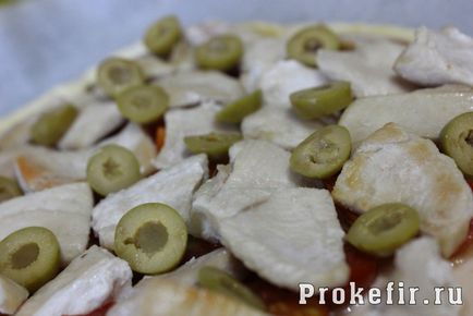 Пица с пиле и домати - рецептата със снимка (без мая)
