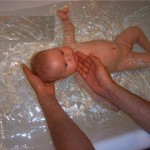 Правилно къпане на дете под една година - той трябва да знае всяка майка