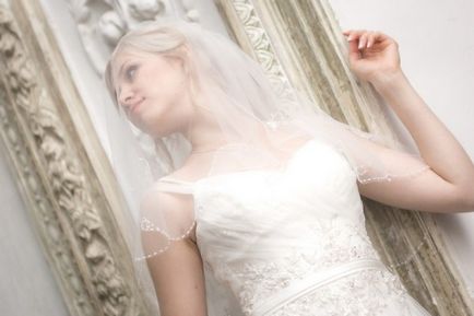 Признаци на сватбена рокля за булката и младоженеца