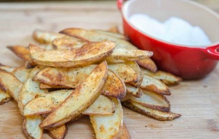 Рецепти хрупкави картофи на фурна, изберете съставките и тайни